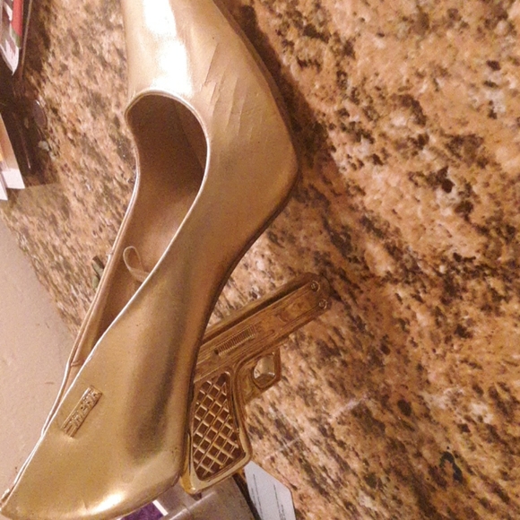 Shoes - Picture 1 of 1